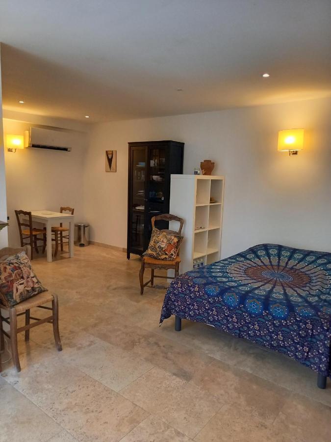 Studios Domaine L'Oliveraie 르카스틀레 외부 사진